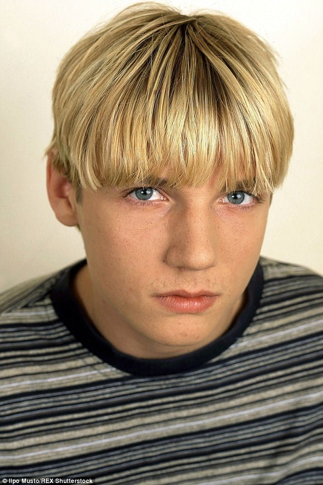 mens bowl cut hairstyle